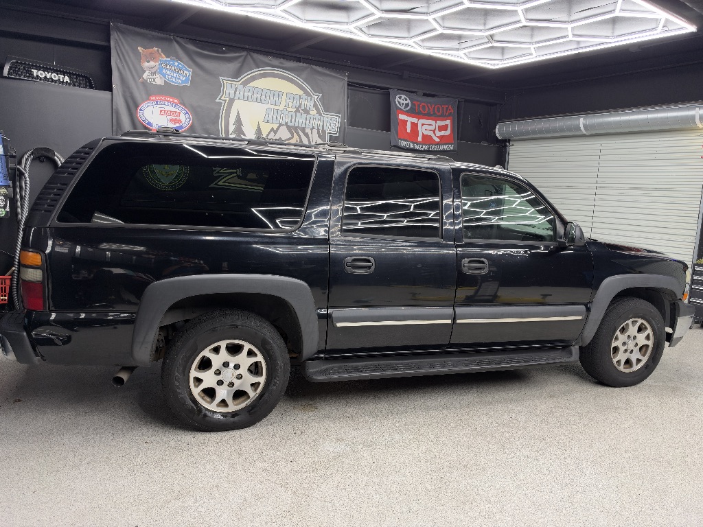 2004 Chevrolet Suburban - $2,995