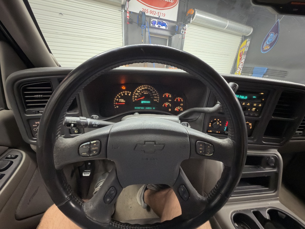 2004 Chevrolet Suburban - $2,995