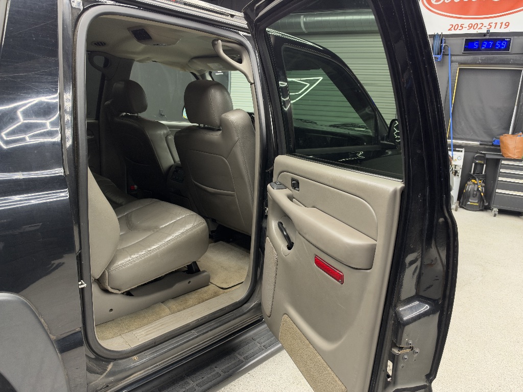 2004 Chevrolet Suburban - $2,995