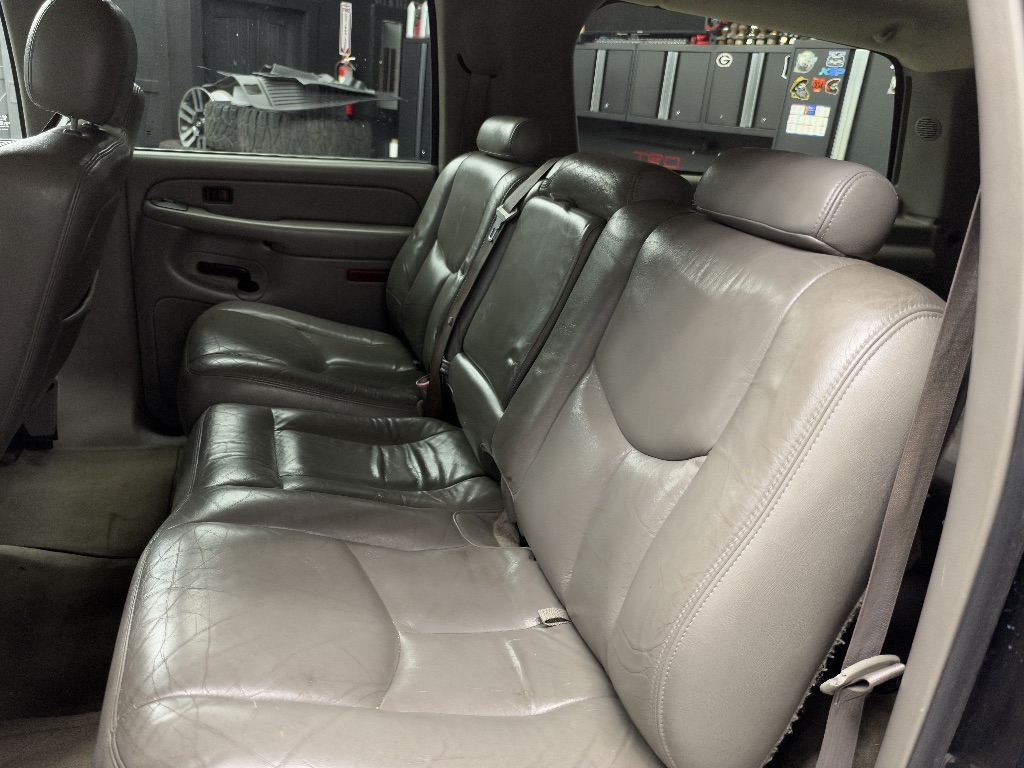 2004 Chevrolet Suburban - $2,995