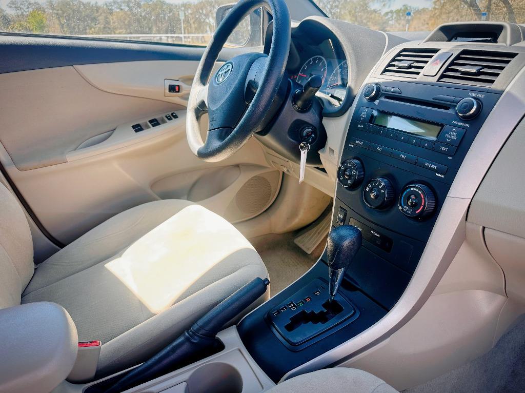 2013 Toyota Corolla L photo
