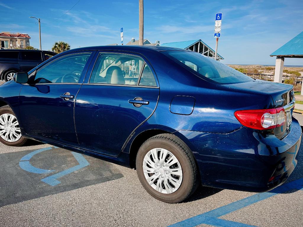 2013 Toyota Corolla L photo