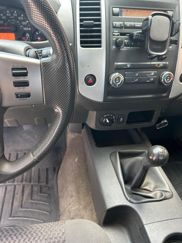 2012 Nissan Frontier SV V6 photo