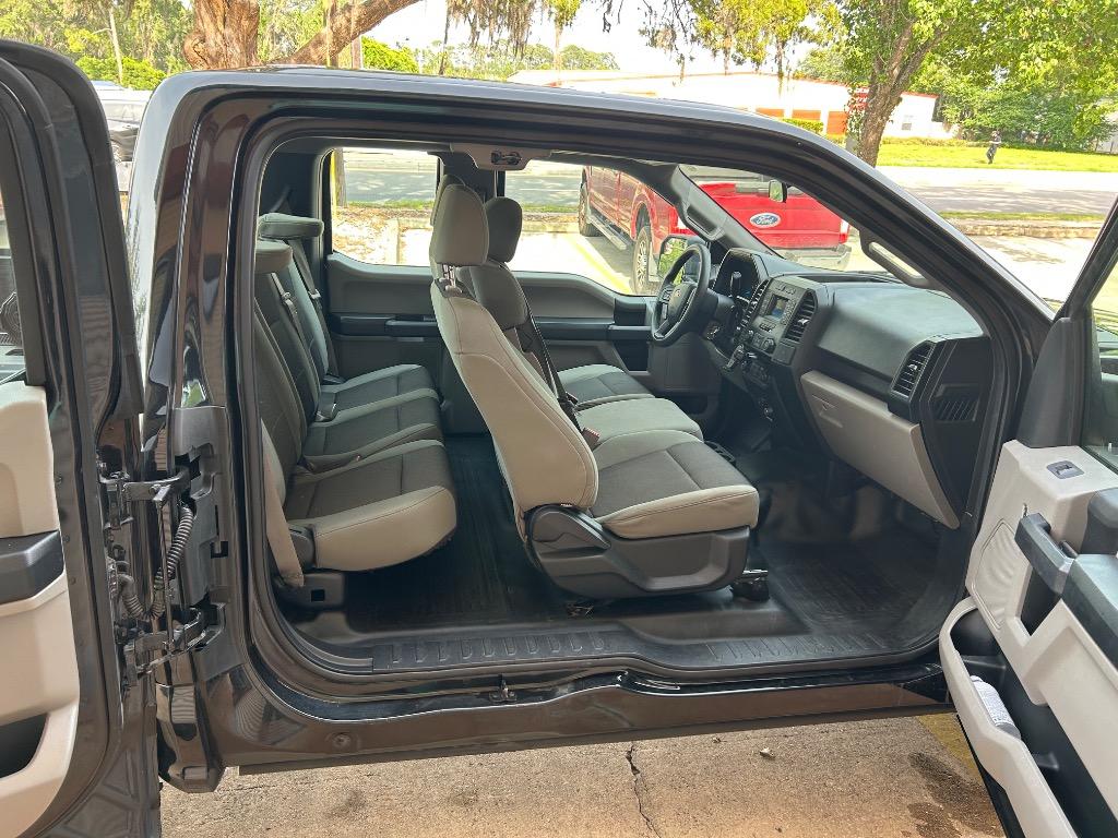 2015 Ford F150 Lariat photo