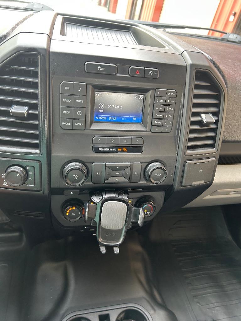 2015 Ford F150 Lariat photo