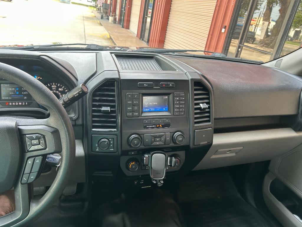 2015 Ford F150 Lariat photo