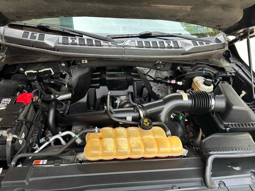 2015 Ford F150 Lariat photo