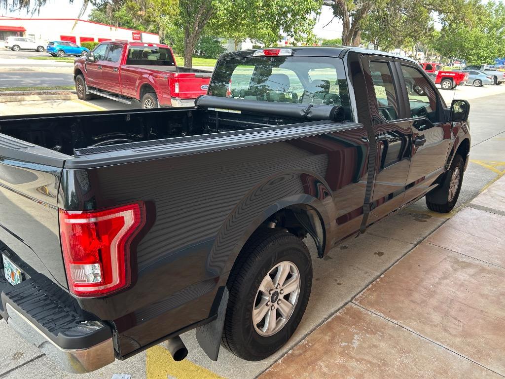 2015 Ford F150 Lariat photo