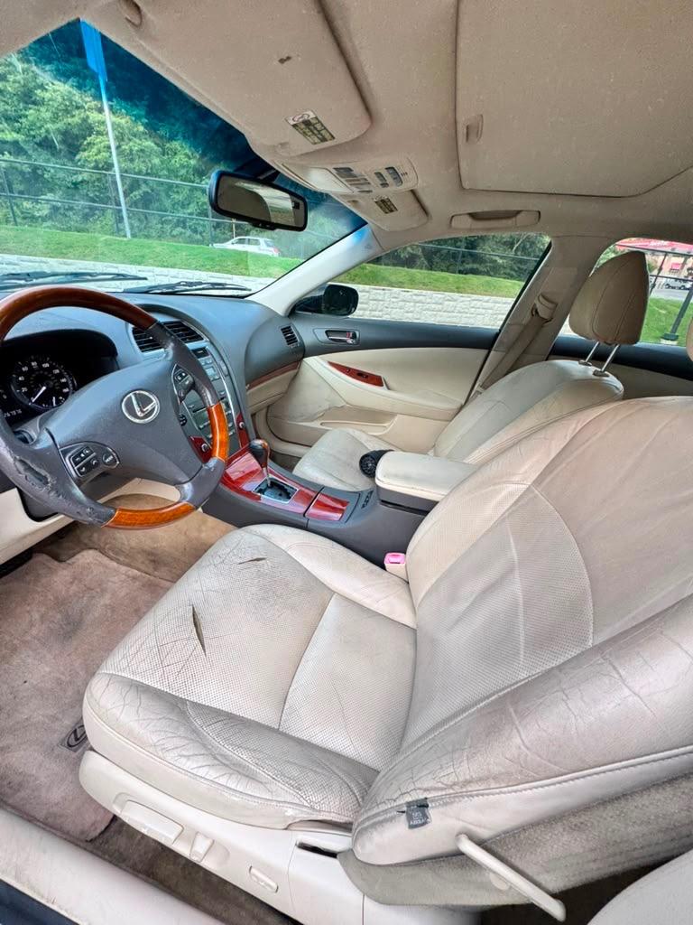 2010 Lexus ES - $3,500