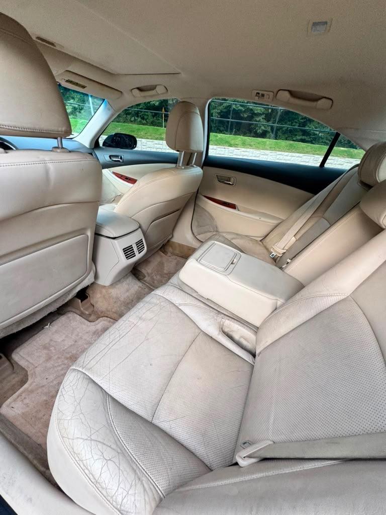 2010 Lexus ES - $3,500