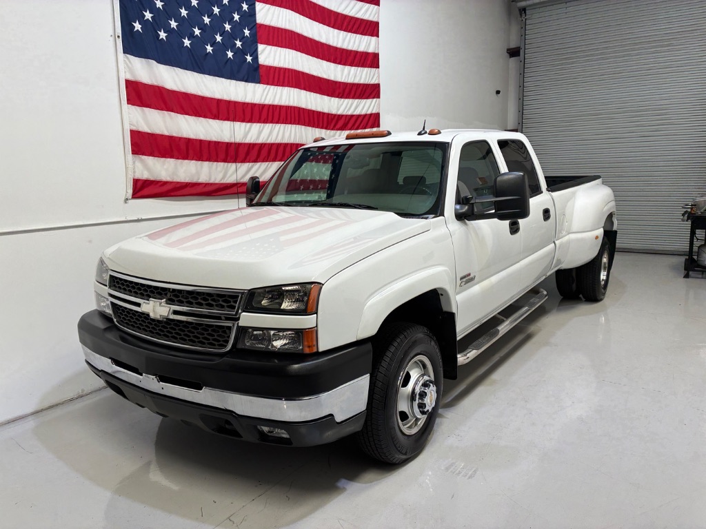 2005 Chevrolet Silverado 3500 - $24,999