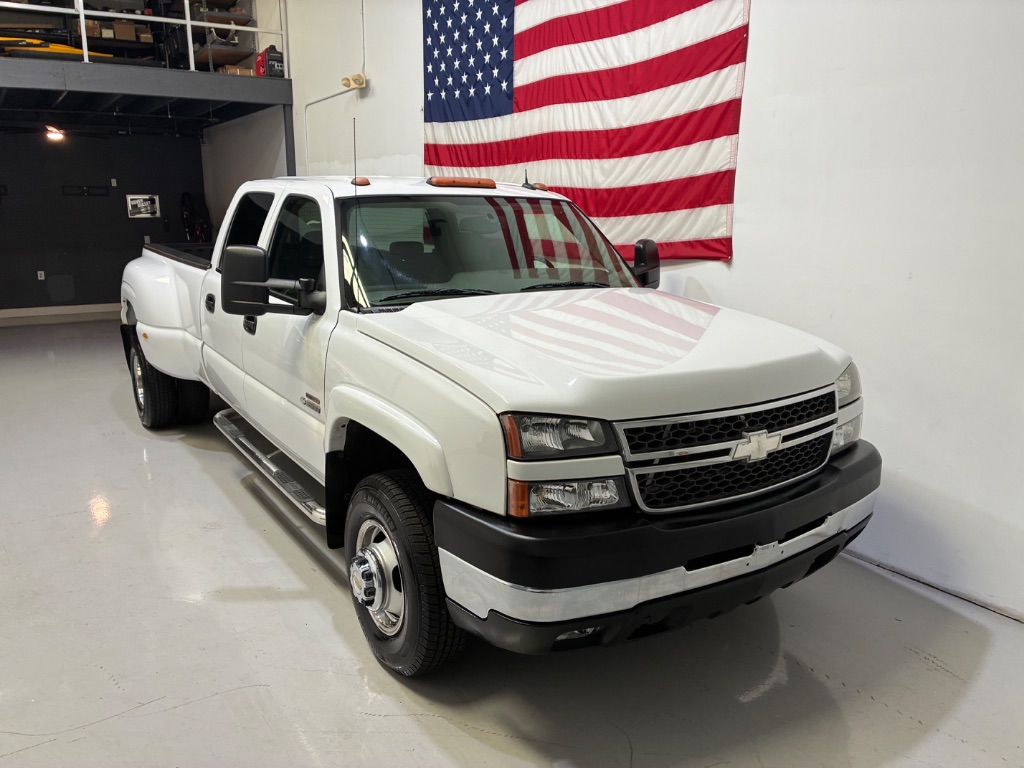 2005 Chevrolet Silverado 3500 - $24,999