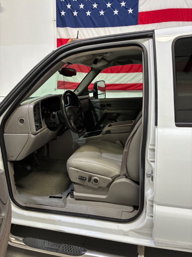 2005 Chevrolet Silverado 3500 - $24,999