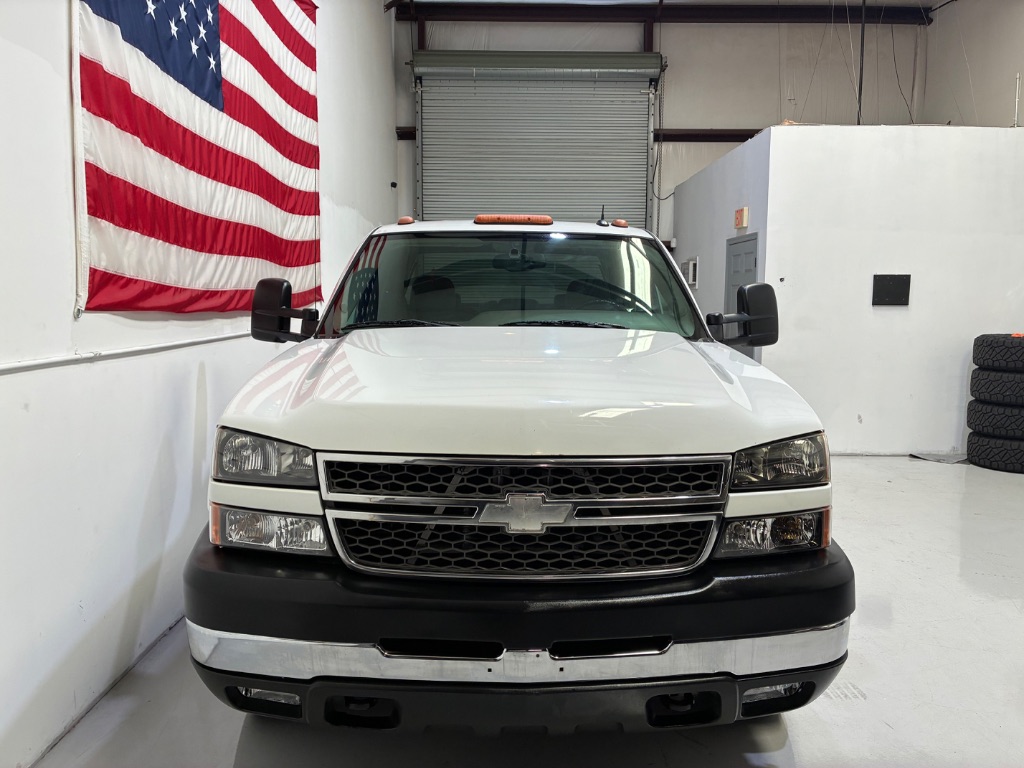 2005 Chevrolet Silverado 3500 - $24,999