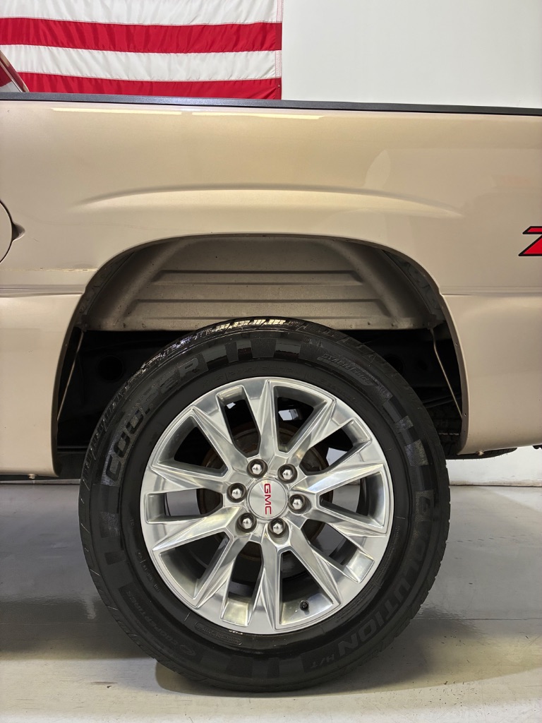 2005 GMC Sierra - $15,999
