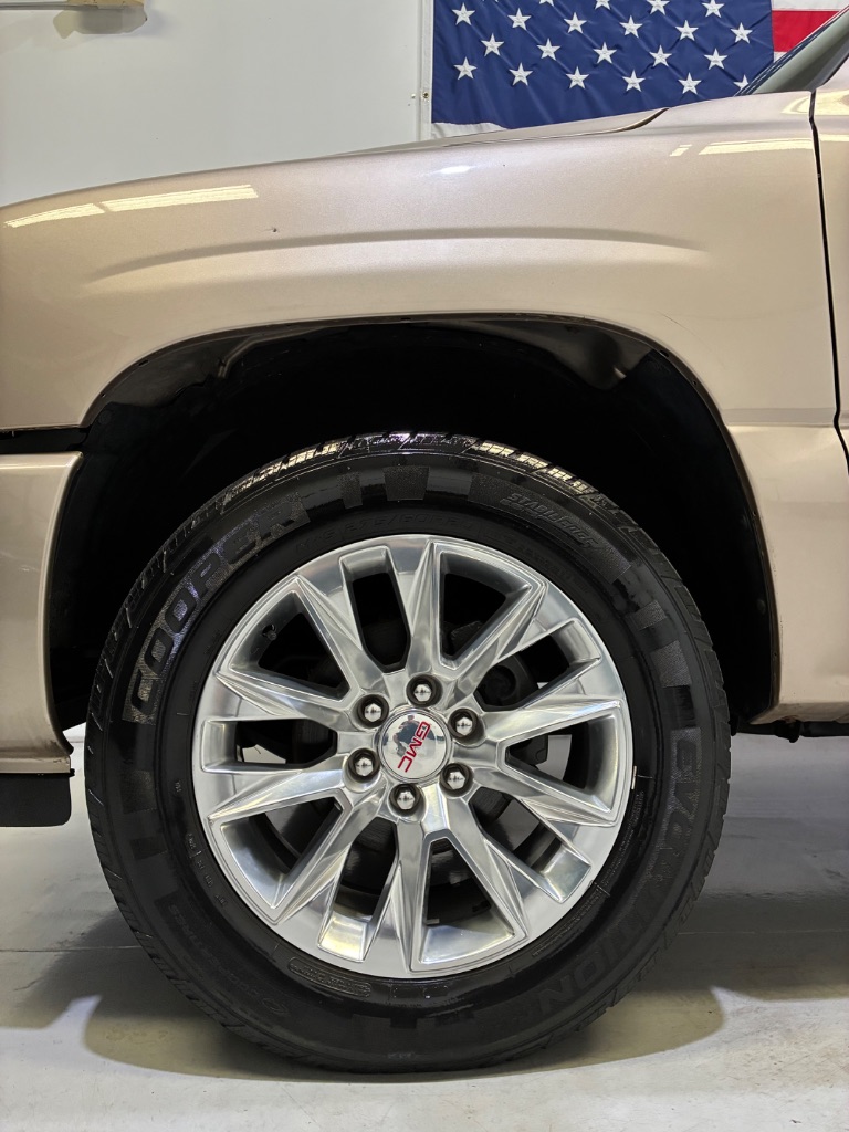 2005 GMC Sierra - $15,999