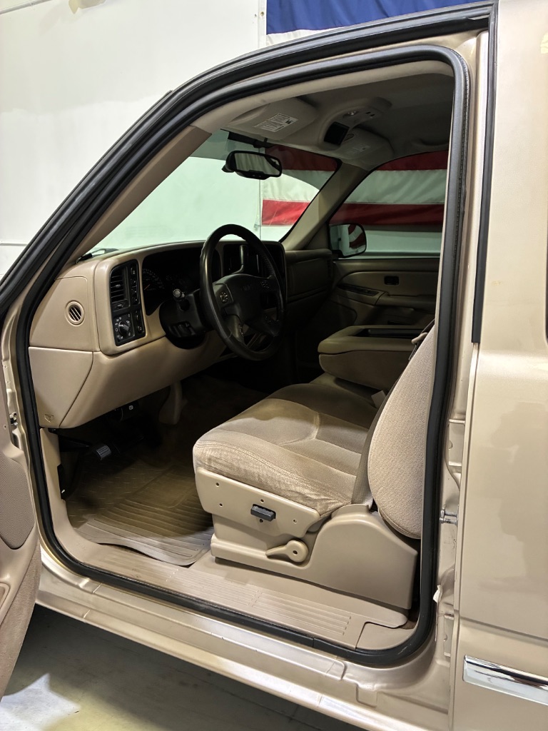 2005 GMC Sierra - $15,999