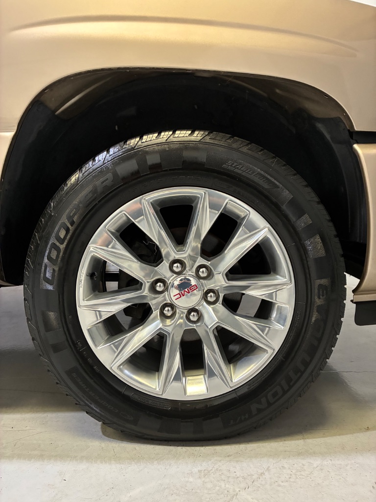 2005 GMC Sierra - $15,999