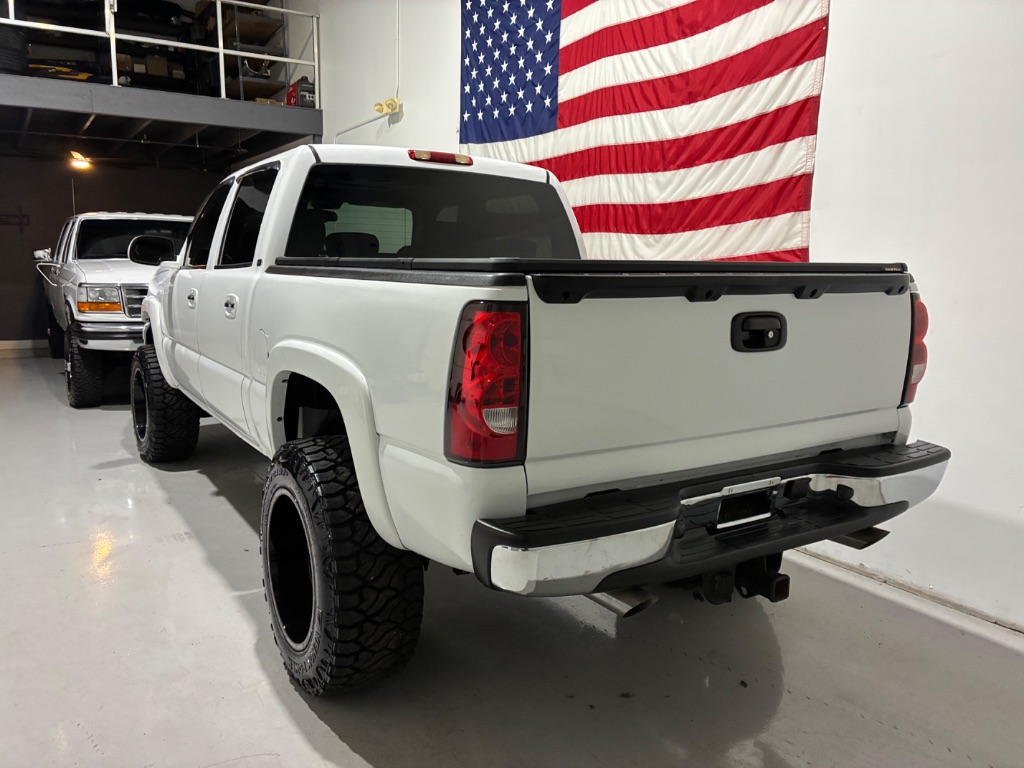 2006 Chevrolet Silverado - $18,999