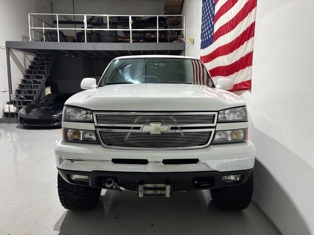 2006 Chevrolet Silverado - $18,999