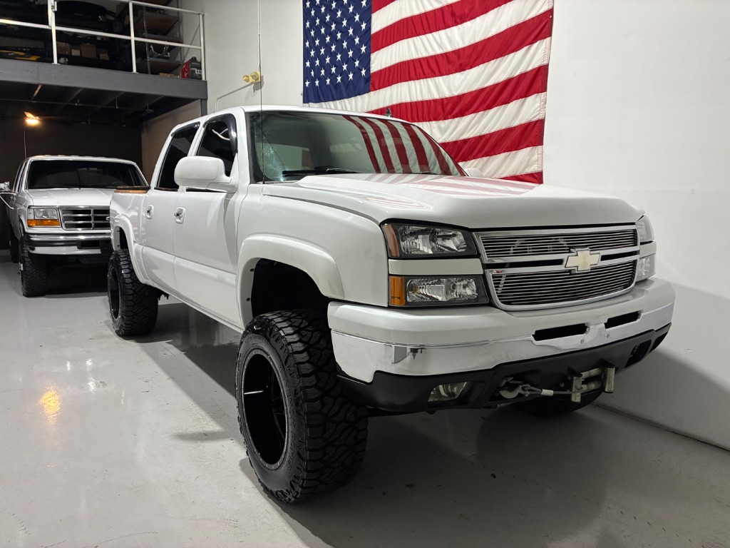 2006 Chevrolet Silverado - $18,999