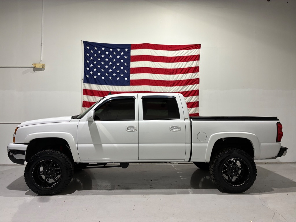 2006 Chevrolet Silverado - $18,999