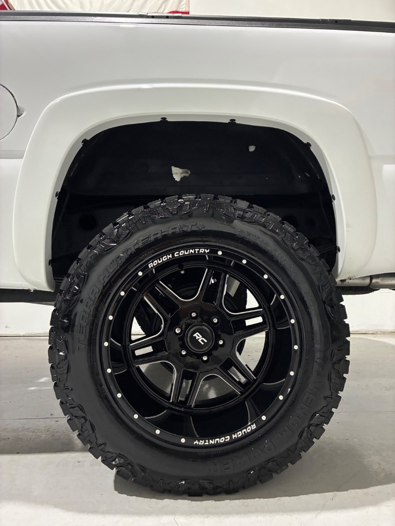 2006 Chevrolet Silverado - $18,999