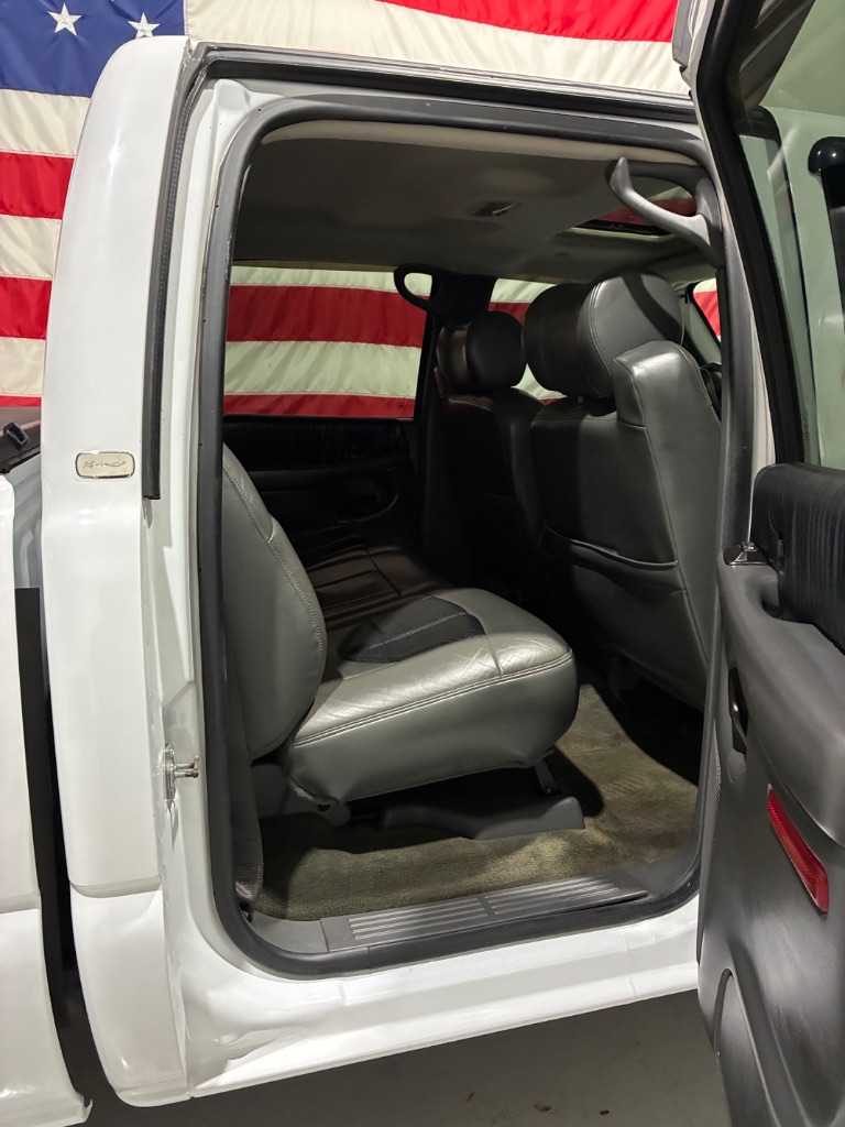 2006 Chevrolet Silverado - $18,999