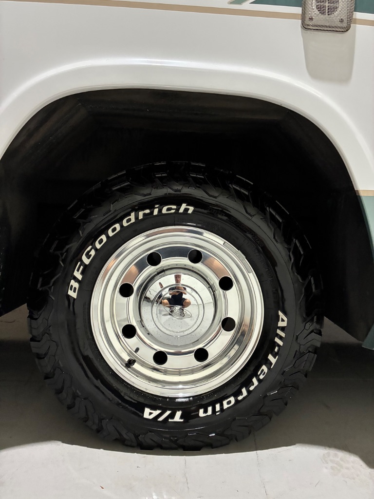 2003 Ford E-350 - $42,500
