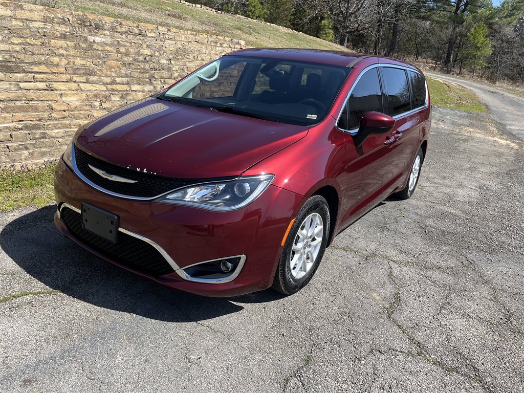 2017 Chrysler Pacifica Touring L photo