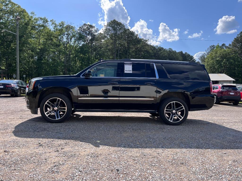 2019 GMC Yukon XL 1500 Denali photo