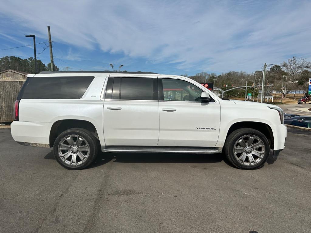 2017 GMC Yukon XL 1500 SLT photo
