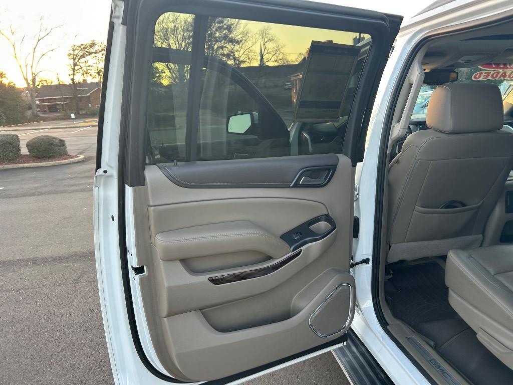 2017 GMC Yukon XL 1500 SLT photo