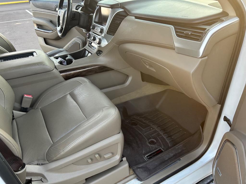 2017 GMC Yukon XL 1500 SLT photo