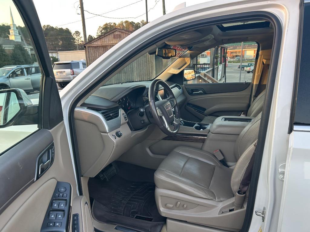 2017 GMC Yukon XL 1500 SLT photo