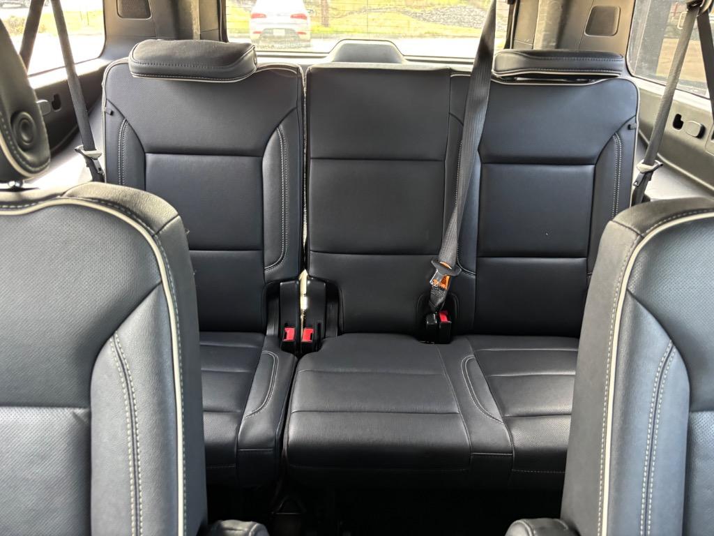 2022 Chevrolet Suburban 1500 Premier photo