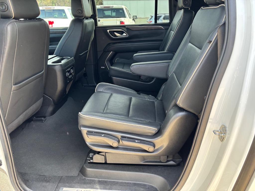 2022 Chevrolet Suburban 1500 Premier photo