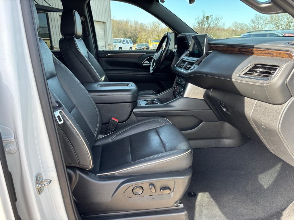 2022 Chevrolet Suburban 1500 Premier photo
