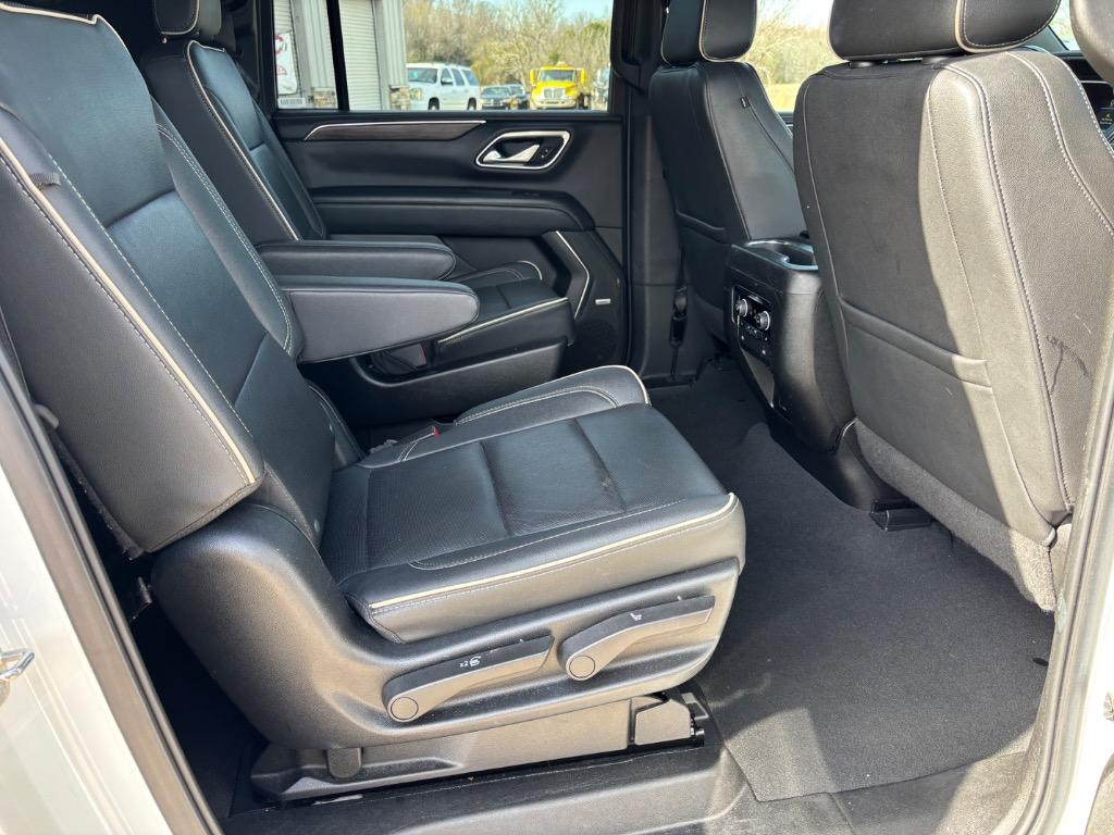 2022 Chevrolet Suburban 1500 Premier photo