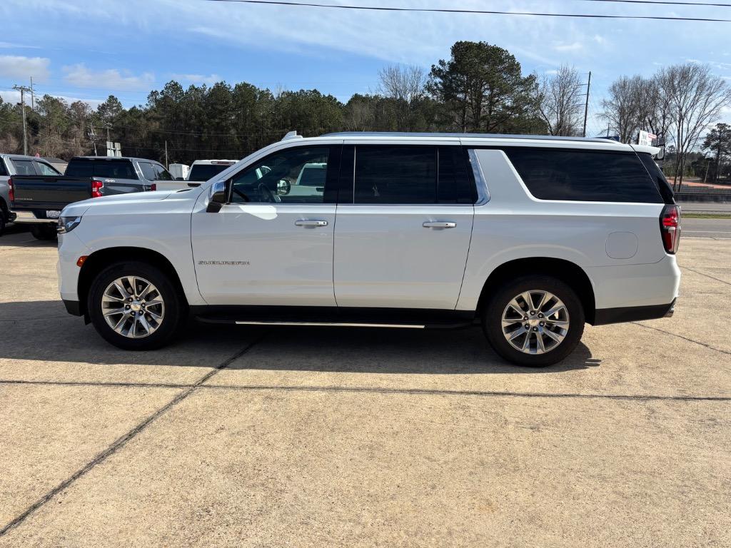 2022 Chevrolet Suburban 1500 Premier photo