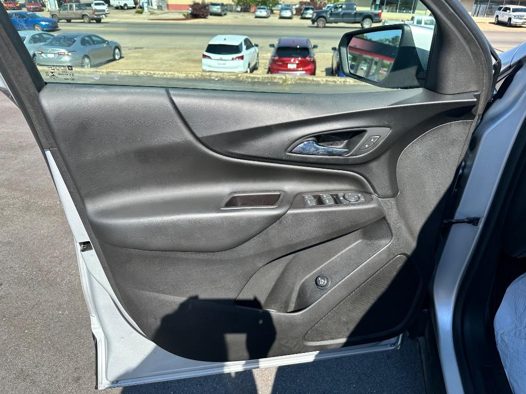 2022 Chevrolet Equinox LT photo
