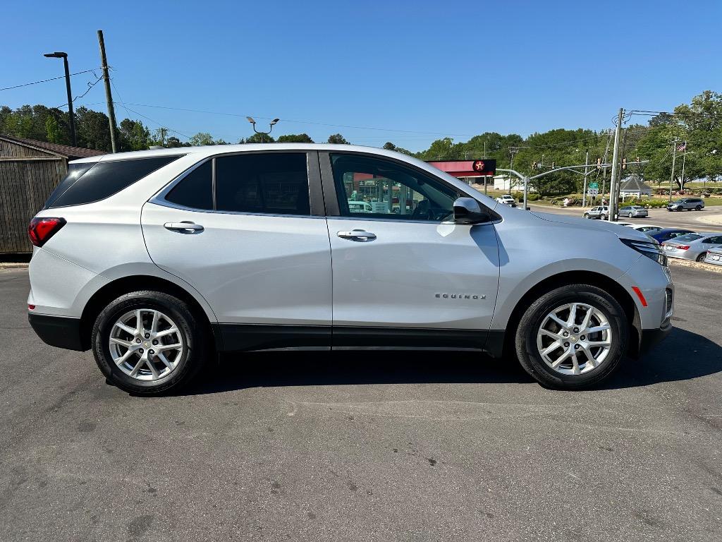 2022 Chevrolet Equinox LT photo