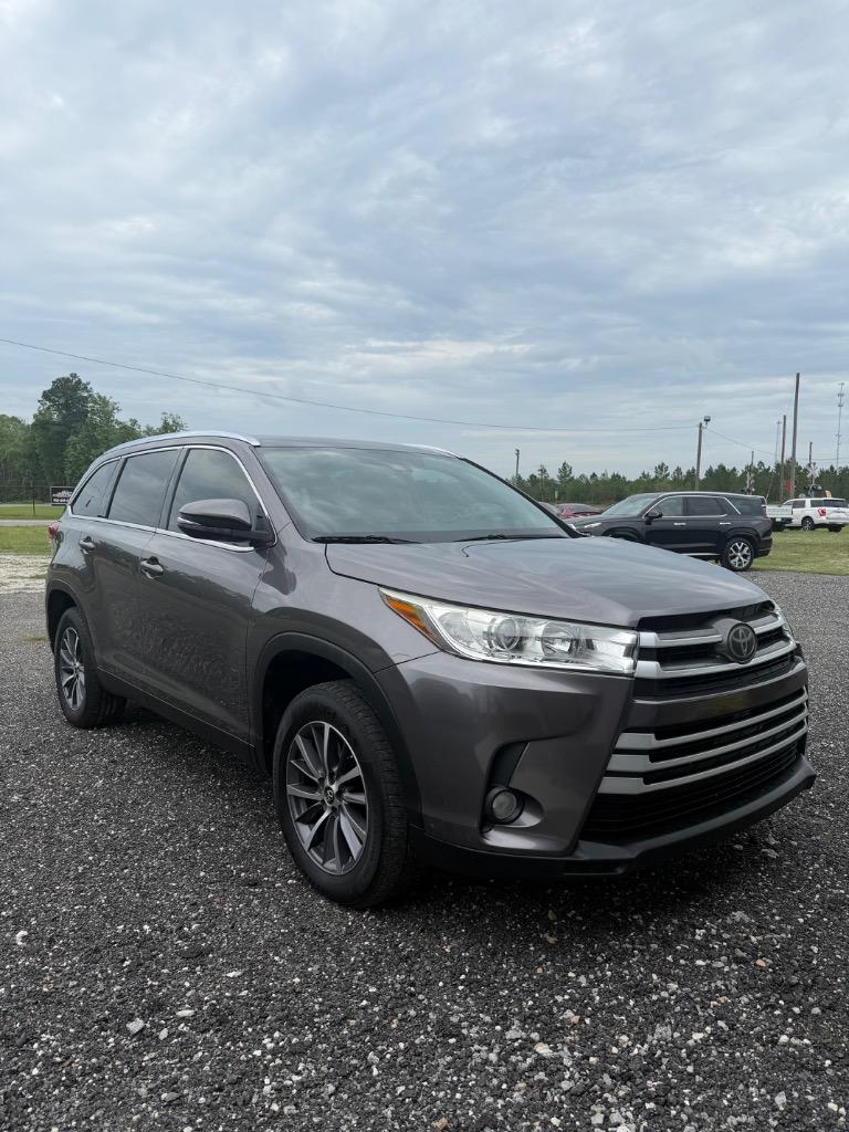 2019 Toyota Highlander - $21,000