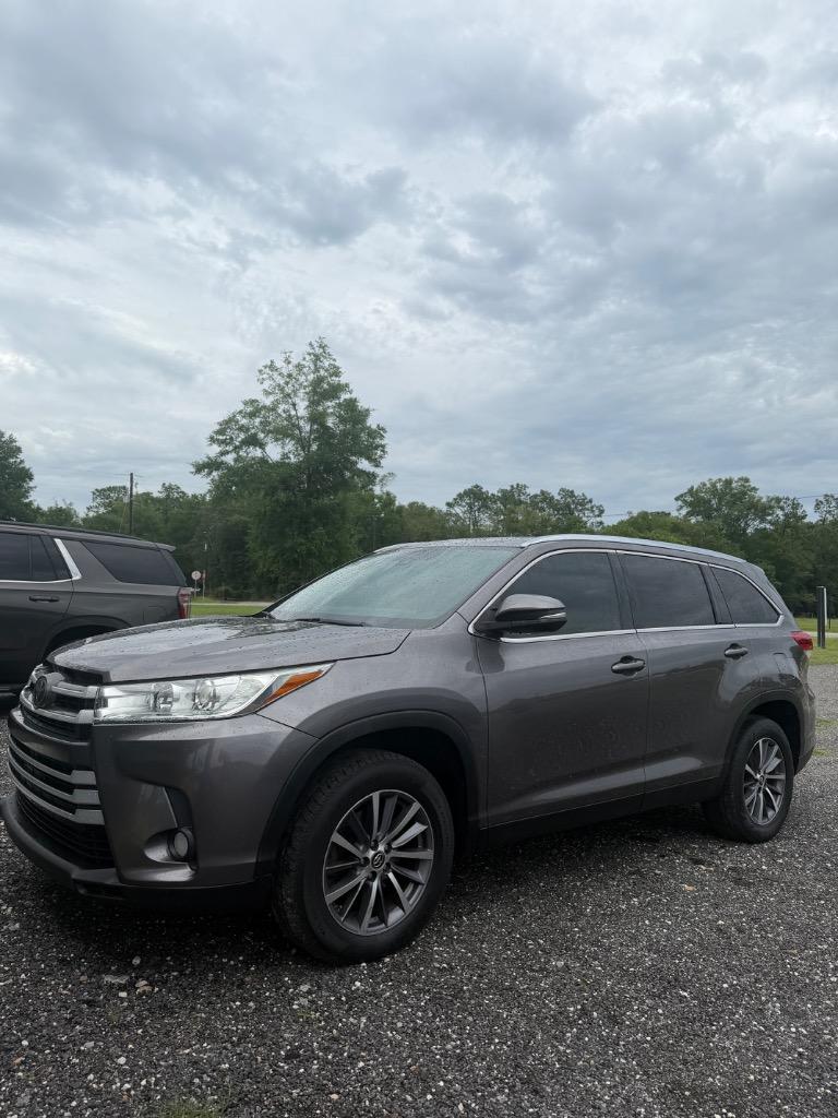 2019 Toyota Highlander - $21,000