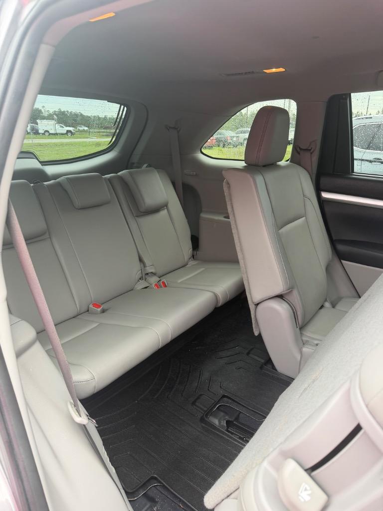 2019 Toyota Highlander - $21,000