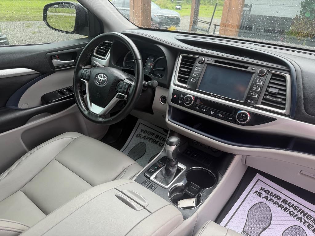 2019 Toyota Highlander - $21,000
