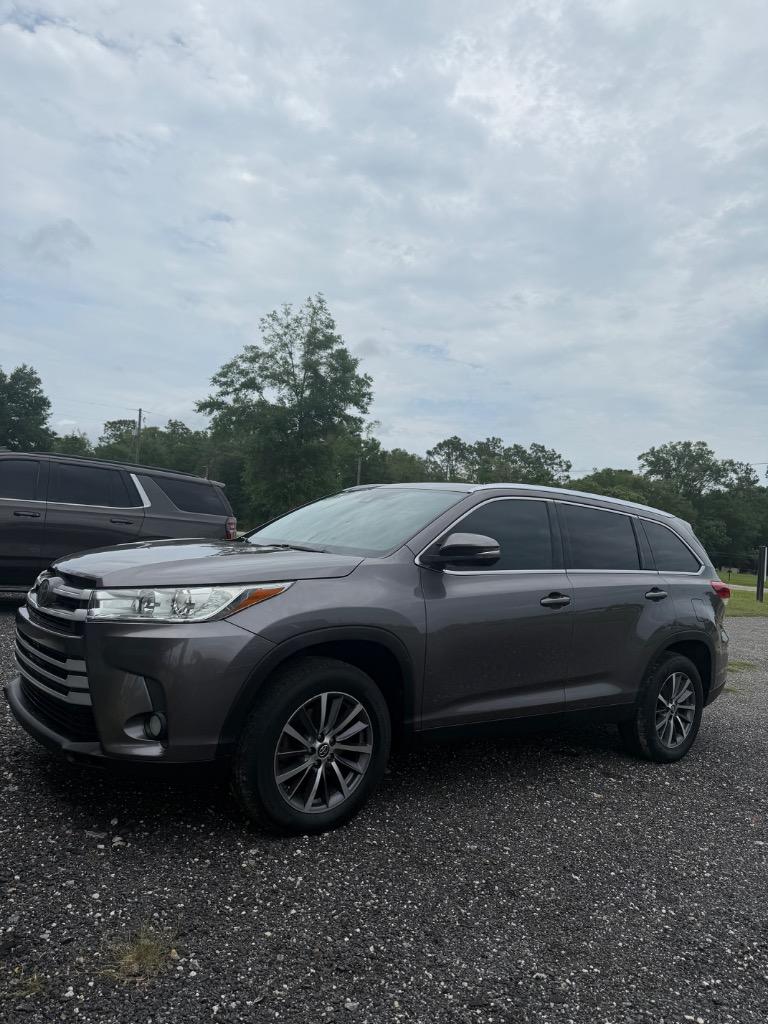 2019 Toyota Highlander - $21,000