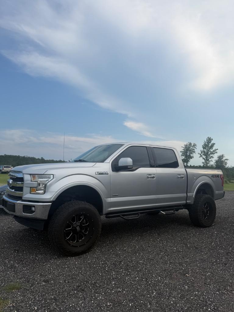 2017 Ford F150 - $26,500