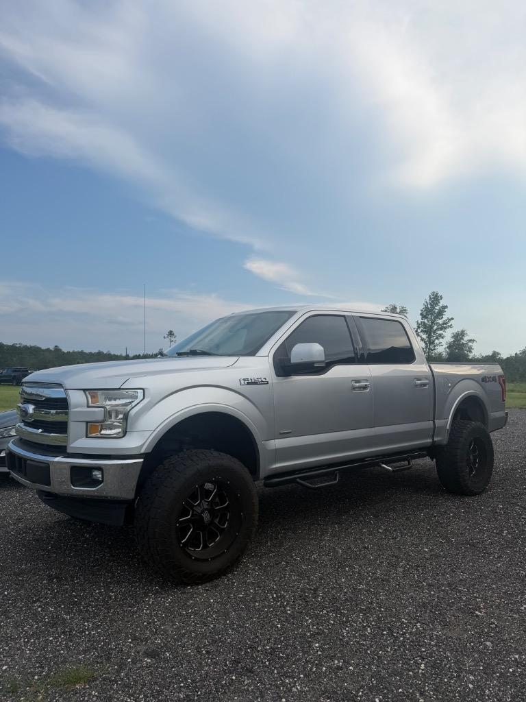 2017 Ford F150 - $26,500