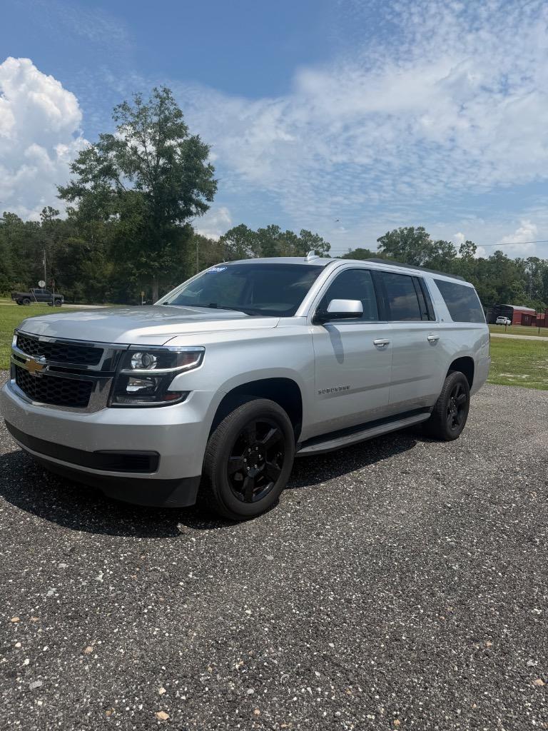 2019 Chevrolet Suburban - $17,900